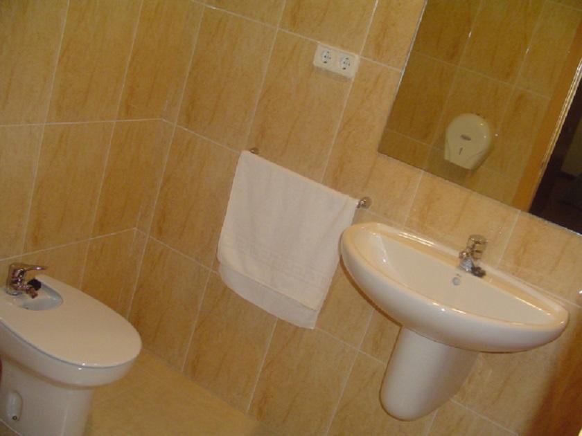 Hostal Vimar La Llosa Экстерьер фото