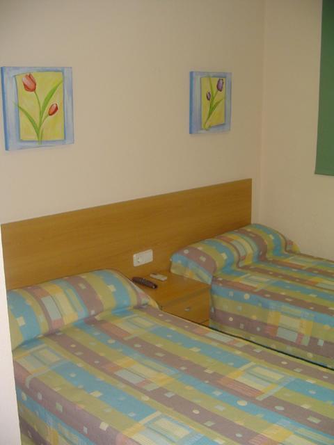 Hostal Vimar La Llosa Экстерьер фото